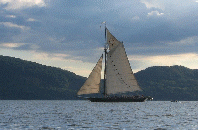 Clearwater sailing down the hudson